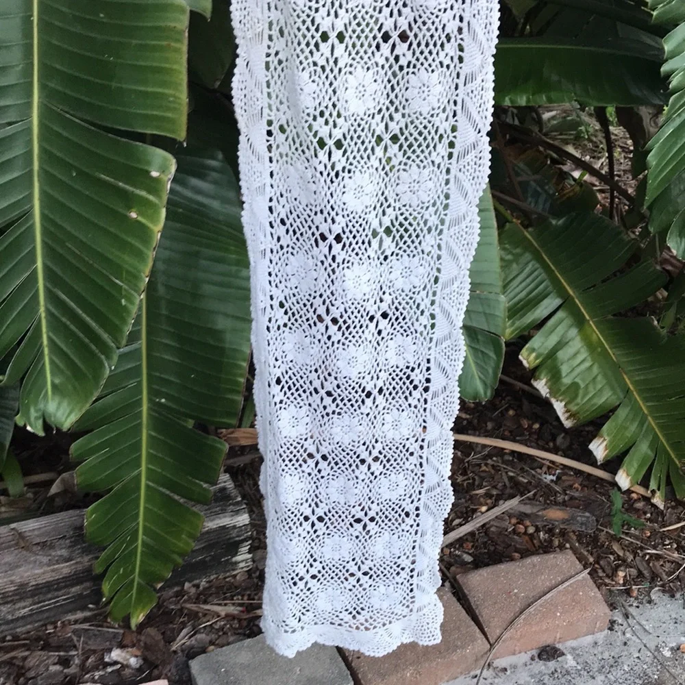 Crochet table runner